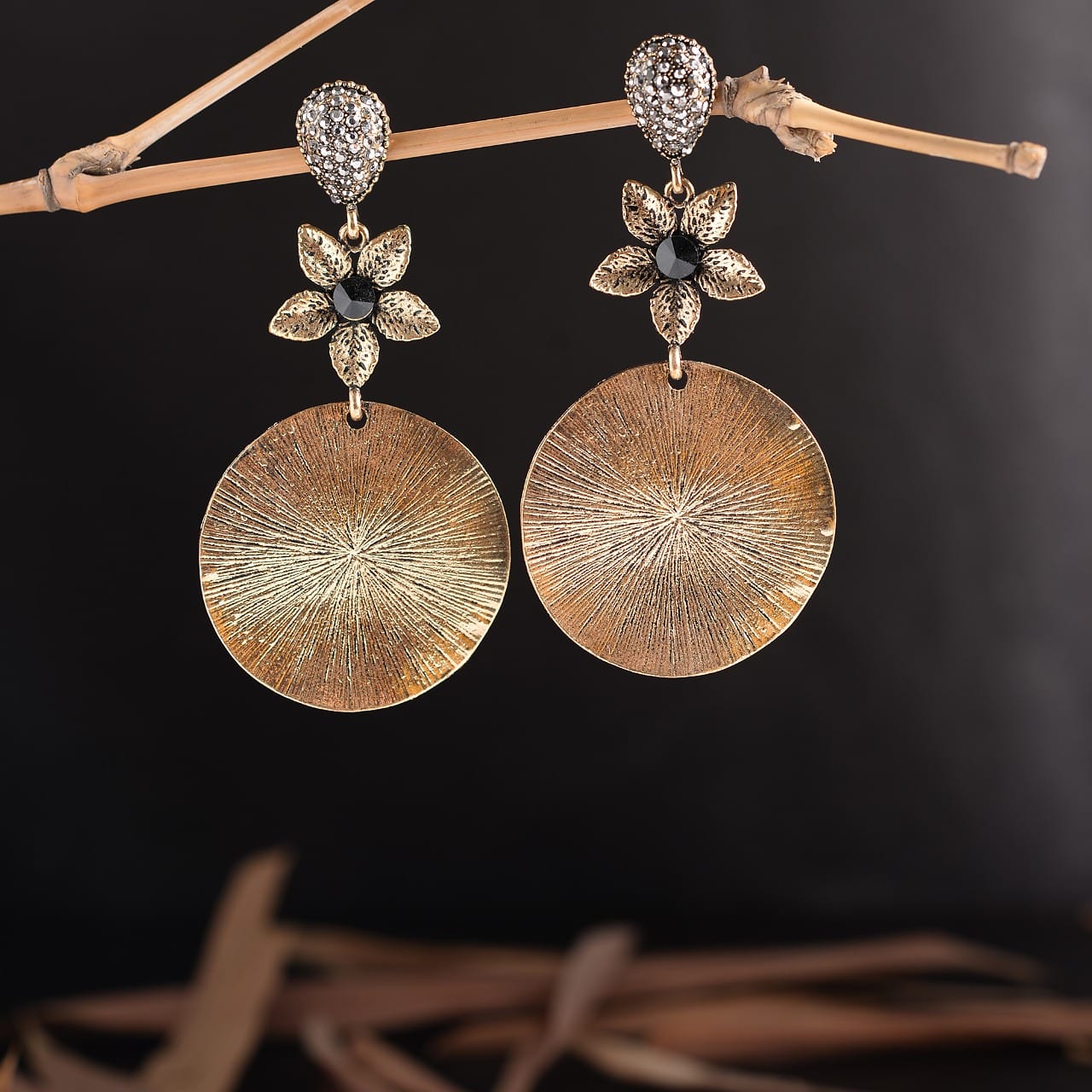 Meadow Etch- Metallic dangler earrings