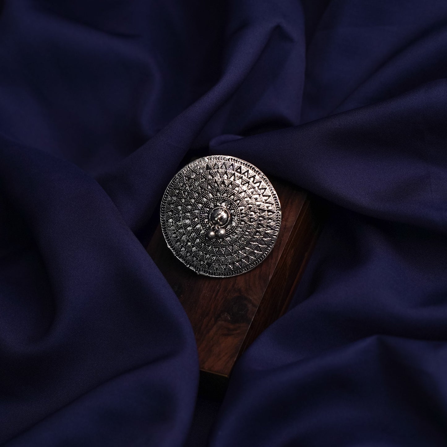 Chhavi- Silver oxidised ring