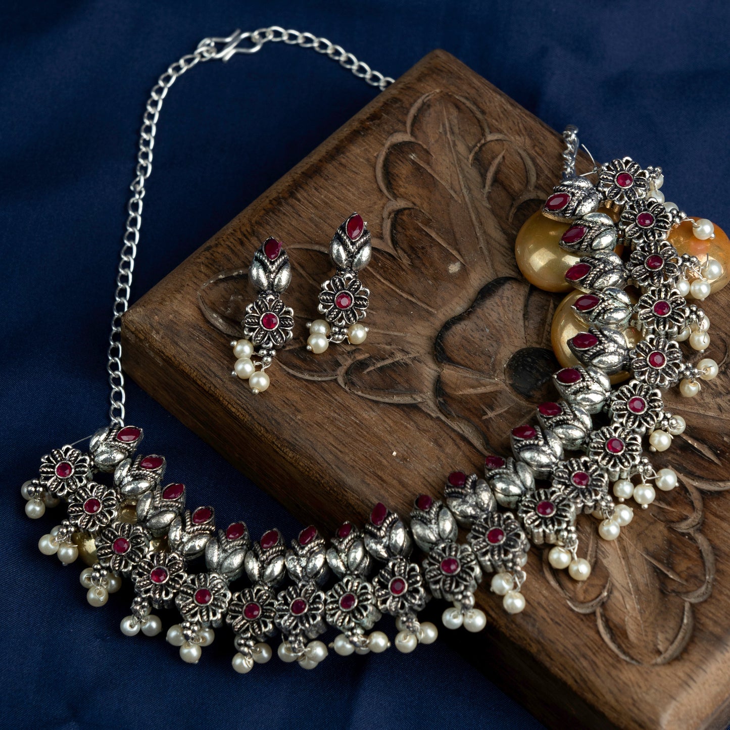 Sumedha – Stone-Studded Necklace Set