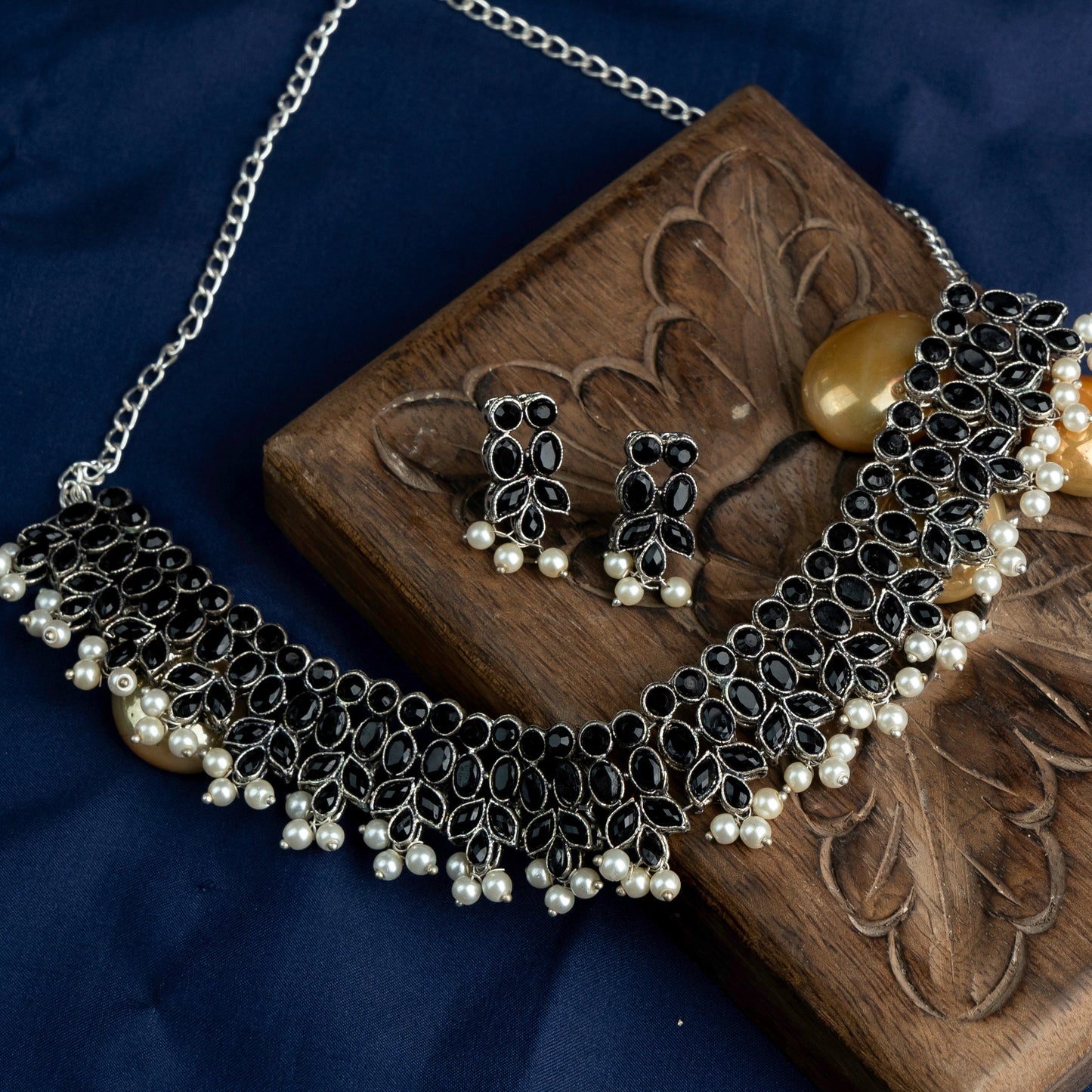 Sharanya – Stone-Studded Brass Necklace Set