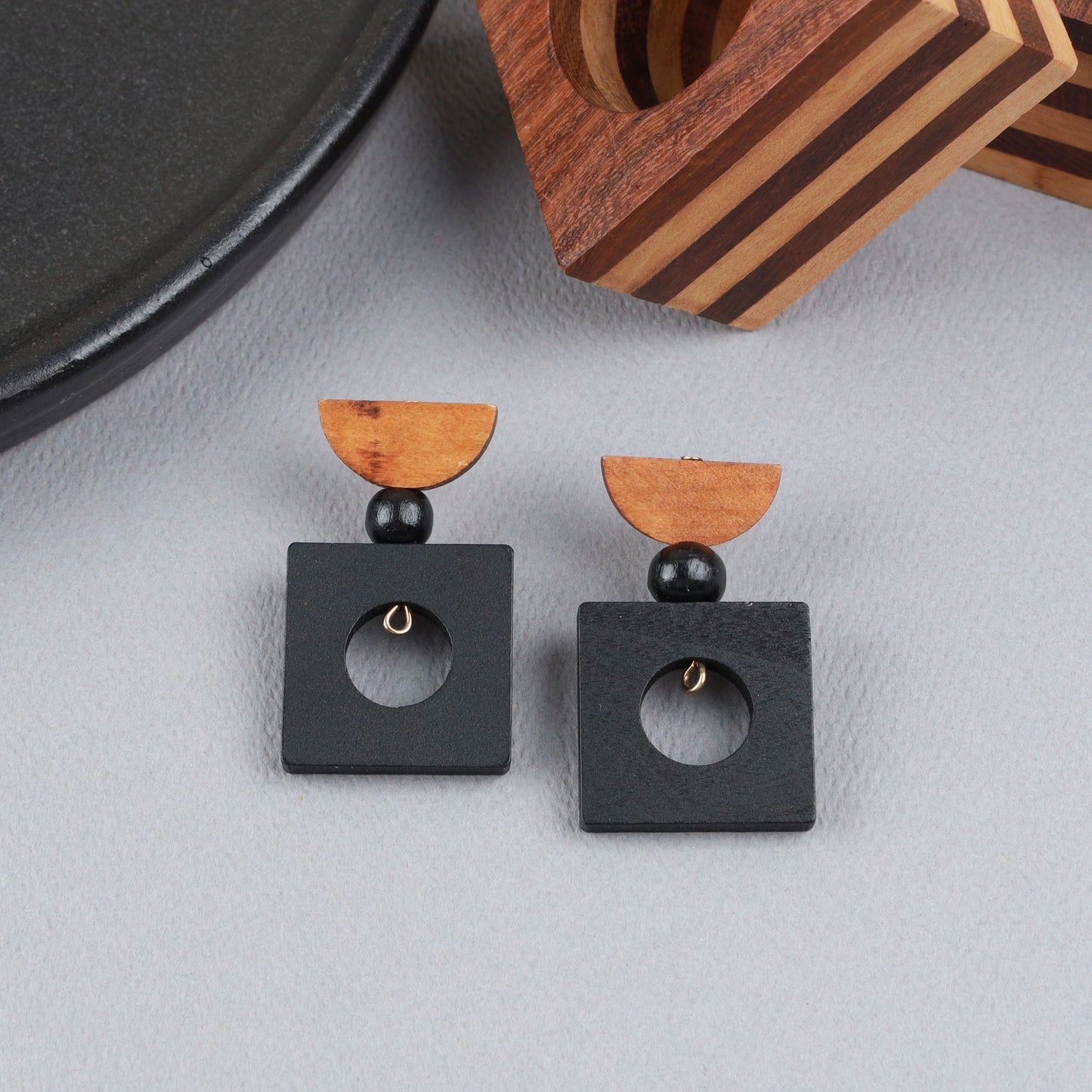 Nomad Trail- Wooden dangler earrings